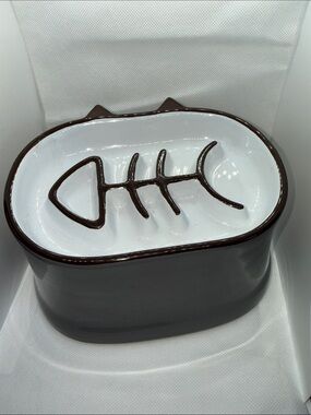 Ceramic Cat Bowl with Fishbone Design - Brown & White